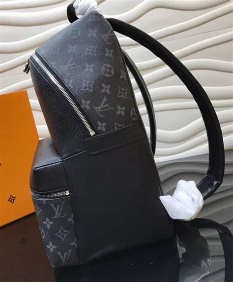 louis vuitton discovery backpack review